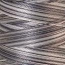 Spule Poly Sheen Multi Overcast Greys, bunt mit Grau, Anthrazit und Weiß